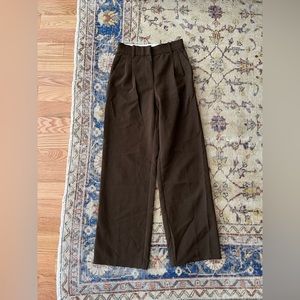 Aritzia Effortless Pant